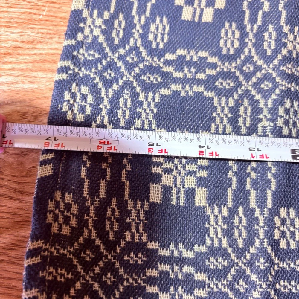 Park Imports woven pattern feature